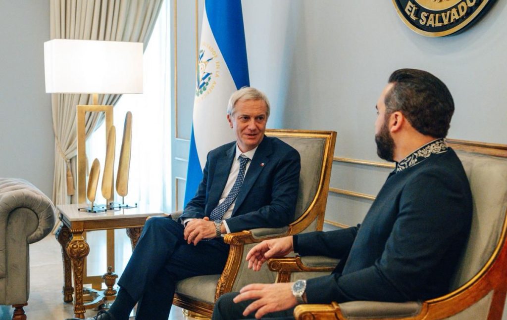 Kast se reúne con Bukele y visita megacárcel: “Han sido exitosos en el combate al crimen organizado”