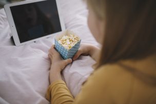 Todo lo nuevo en Netflix Chile este febrero: series, películas y documentales top