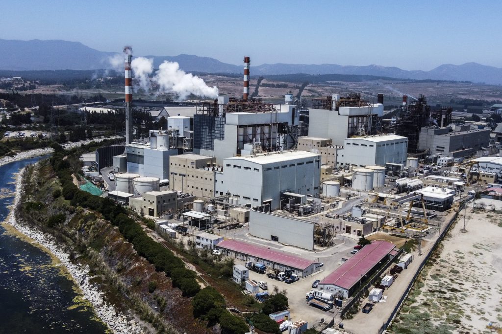 Fundaciones denuncian incumplimiento en el cierre de centrales termoeléctricas a carbón en Chile