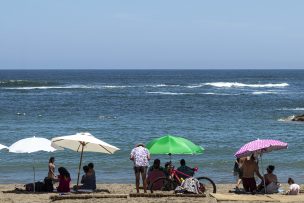 Desconexión laboral: el costo emocional de seguir trabajando en vacaciones, según experta