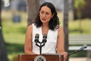 Alcaldesa denuncia que narcos ofrecieron $100 millones por matarla