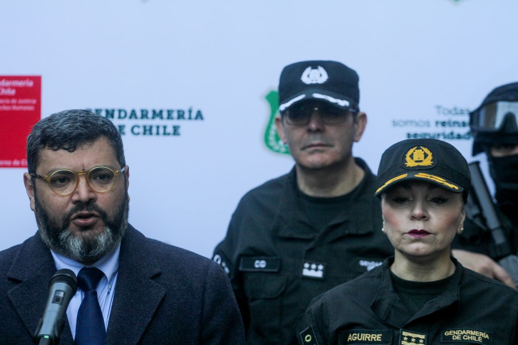 Liberaciones erróneas en Gendarmería: ordenan destituciones y suspender vacaciones del alto mando