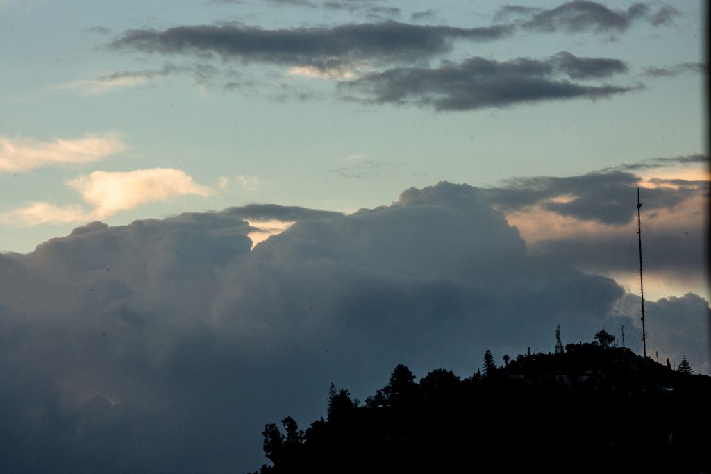 ¿Lluvia este lunes? Conoce el pronóstico del tiempo para Santiago acá