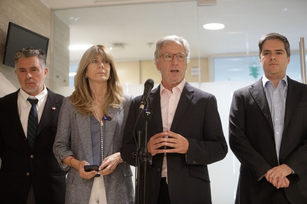 Rincón pone énfasis en transparencia tarifaria ante proyecto por deudas eléctricas