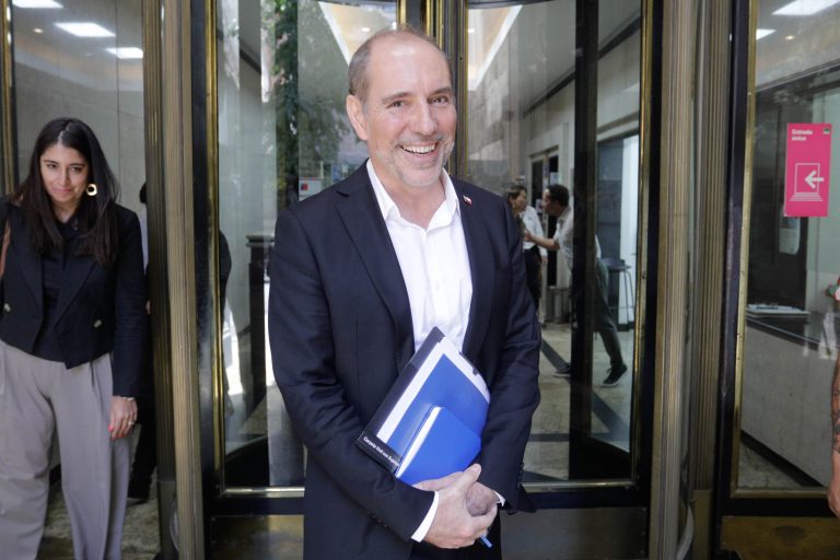 Louis De Grange recibe apoyo del sector transportista tras integrar Transportes y Obras Públicas