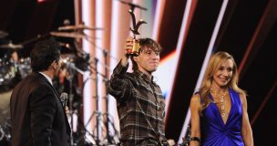 Estalla la fiesta urbana: Paulo Londra enciende Viña 2026 y se lleva ambas Gaviotas