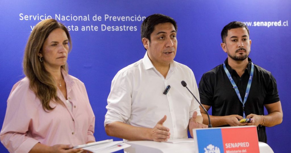 Balance de Senapred por lluvias en la RM: 341 viviendas afectadas y 5 mil clientes sin luz