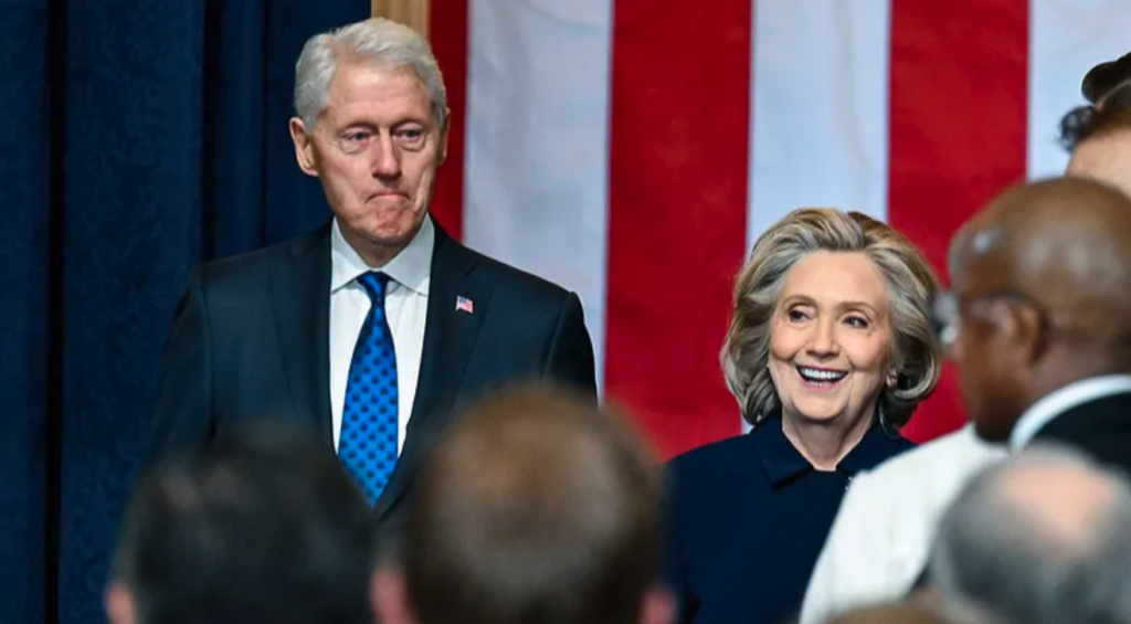 Expresidente Bill Clinton y su esposa Hillary acuerdan testificar por el caso Epstein