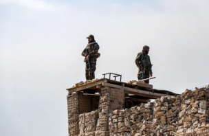 Pakistán bombardea Afganistán y declara 