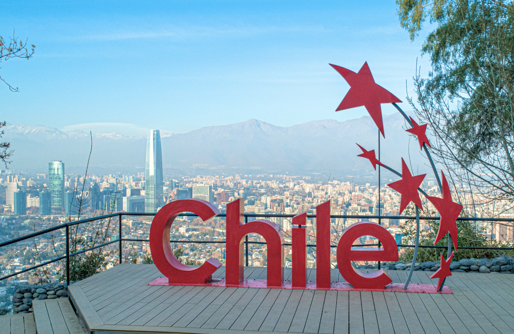 Chile sube 3 puestos en ranking de marca país y lidera avance en Latinoamérica