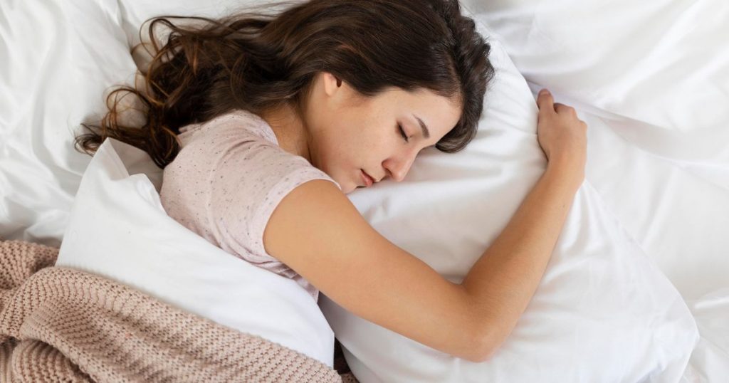 Mes del amor: ¿Cómo influye dormir en pareja en la calidad del descanso?