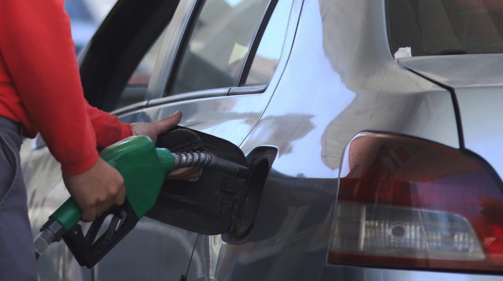 Bencina GRATIS por una hora: Revisa dónde estará activa la promoción este jueves