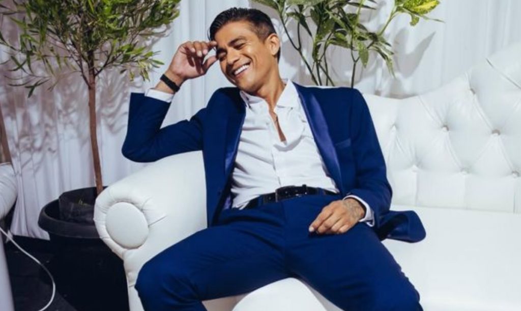 En medio del escándalo, Américo responde a críticas: “Eso se llama cumplir-se”