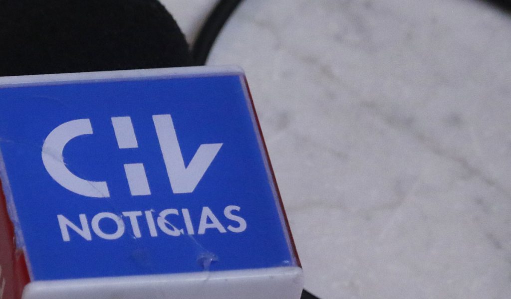 Impacto en CHV Noticias: querido periodista anuncia sorpresiva renuncia