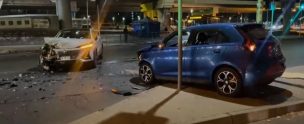 Violento choque frontal en Américo Vespucio provoca gran congestión