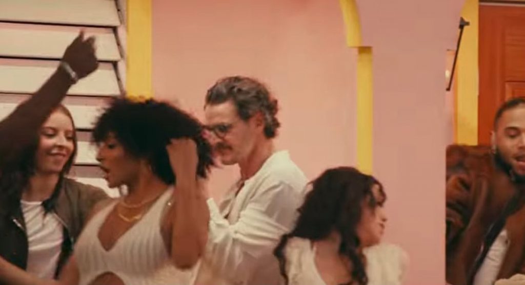 VIDEO | La Casita explotó: Pedro Pascal apareció en show de Bad Bunny en el Super Bowl