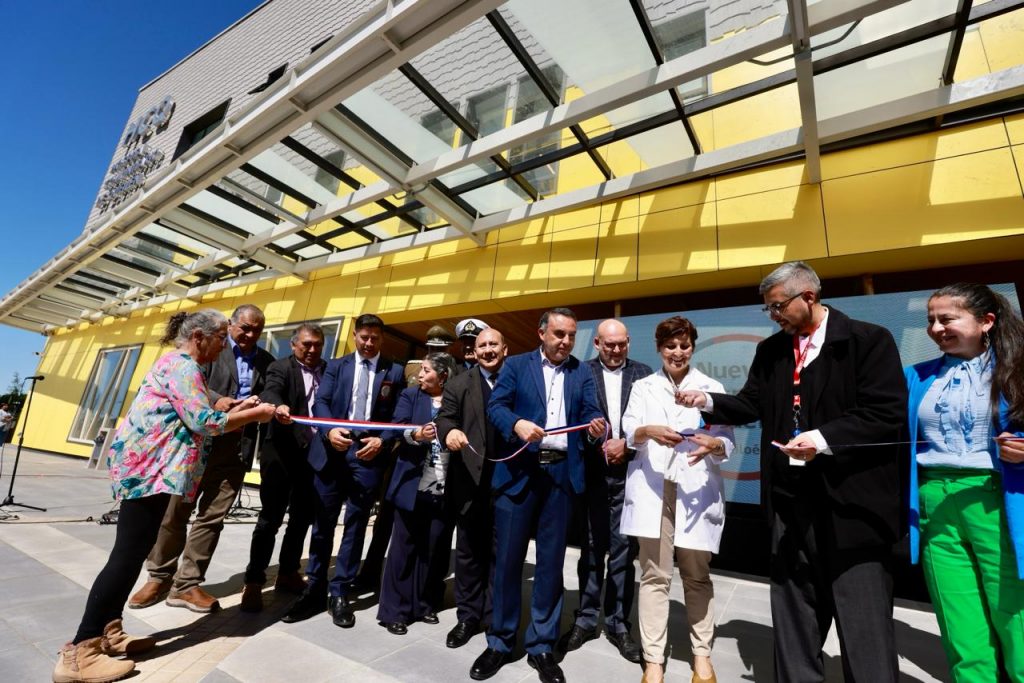Ministra Aguilera inaugura Hospital de Queilén y destaca inversión histórica en salud