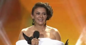 Paola Troncoso rompió en llanto al recibir premio del público en los Premios Caleuche 2026: 
