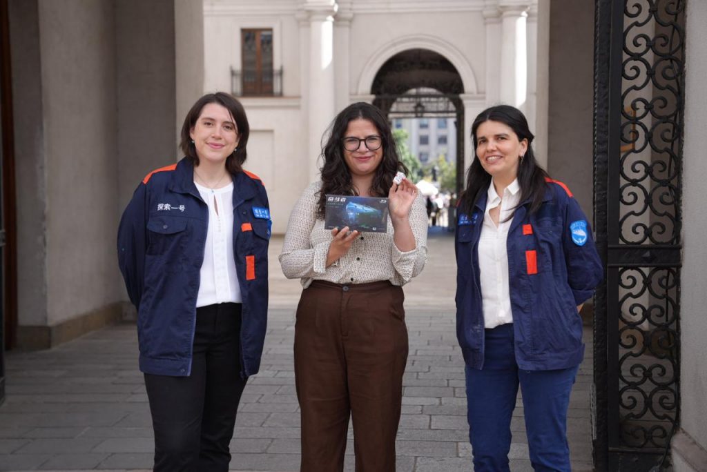 Ministra Orellana recibió en La Moneda a pioneras chilenas que descendieron a la Fosa de Atacama