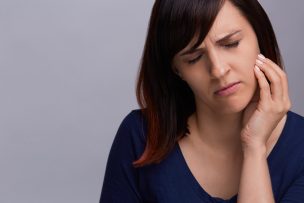 Regreso a clases y al trabajo: cómo impacta el estrés en la salud dental