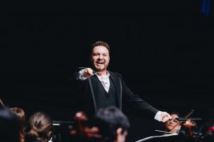 Ópera de Leipzig ficha a Sebastián Camaño como asistente: es el primer director chileno en instalarse en este teatro