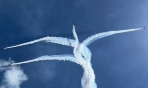 Halcones de la FACH deslumbran en Viña del Mar con show aéreo en Playa Los Cañones