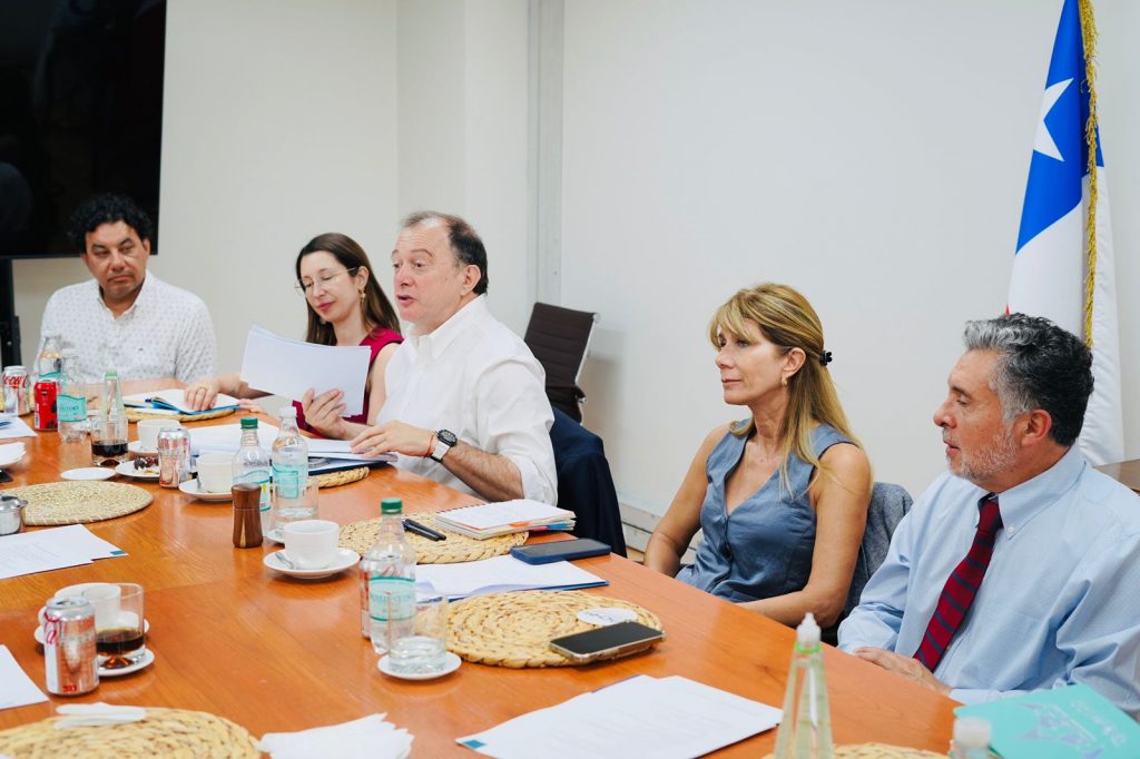 Futuros ministros acuerdan con la ACHM mesas de trabajo por vivienda y cuentas de luz