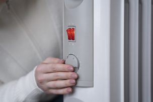 Midea Carrier Chile aclara alerta del SERNAC por calefones: “No existe falla del producto”