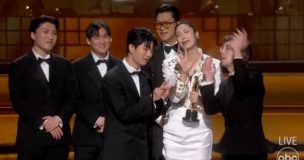 El momento que marcó los Oscar: interrumpen discurso de EJAE tras ganar con “Golden”