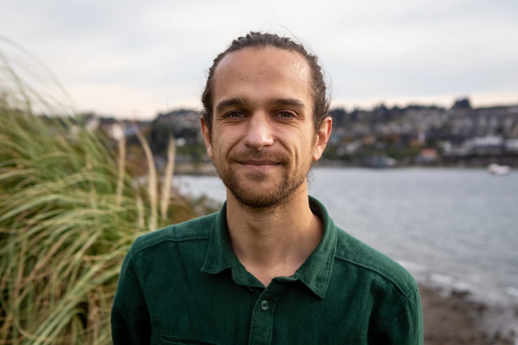 Alcalde de Puerto Varas reacciona tras ataque a carabinero: pide frenar “puerta giratoria”