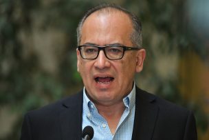 Diputado Ulloa pide a ministro Rau explicar revisión de ley de 40 horas