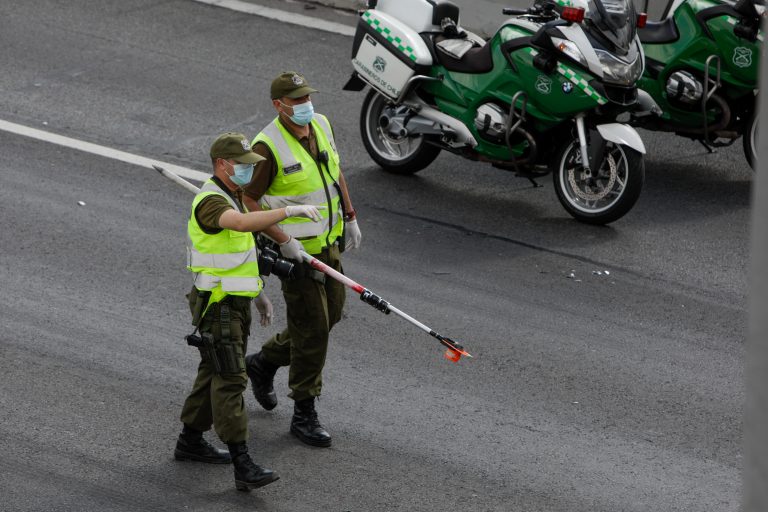 Choque y procedimiento policial colapsan tránsito en bajada La Pirámide hacia Huechuraba