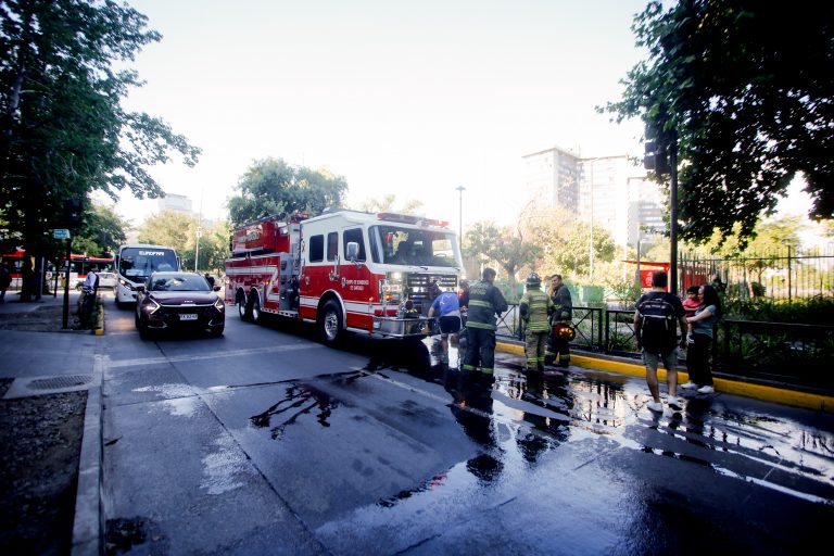 Emergencia en La Pintana: Incendio desata operativo de Bomberos y restricción de tránsito