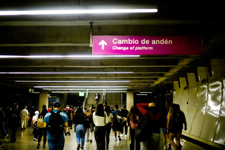 Atención usuarios: estación de Línea 1 permanece cerrada y sin servicio