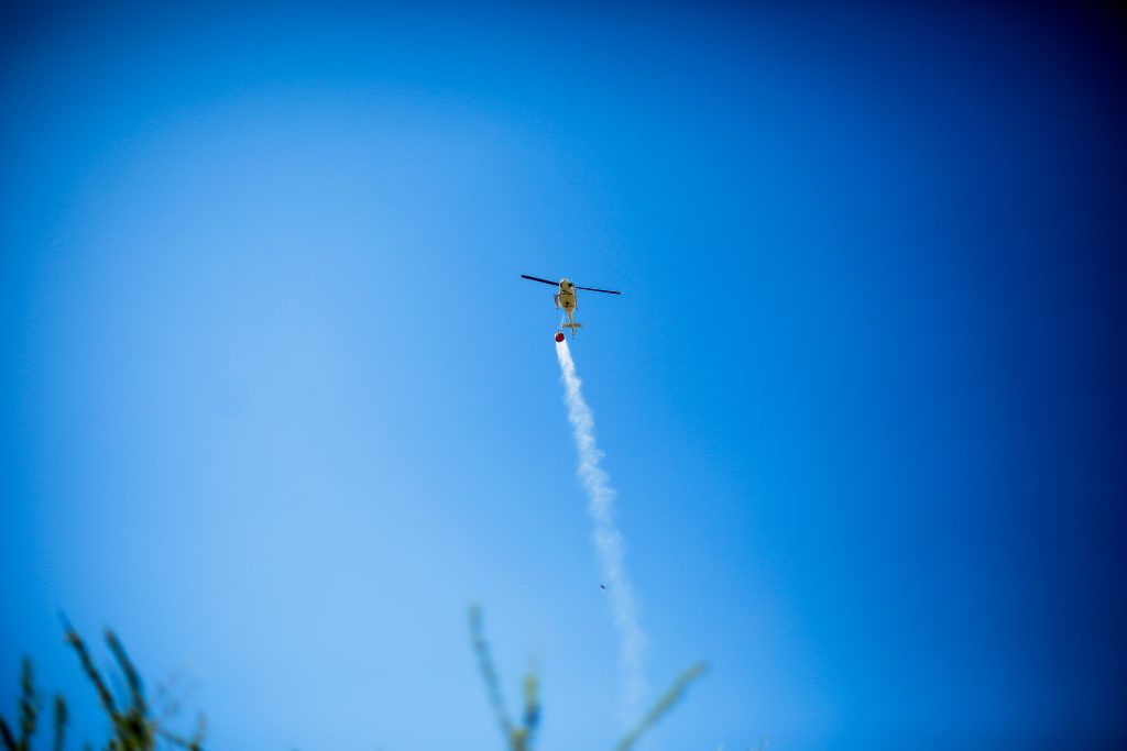 Alerta Roja en San Fernando por incendio forestal cercano a zona industrial
