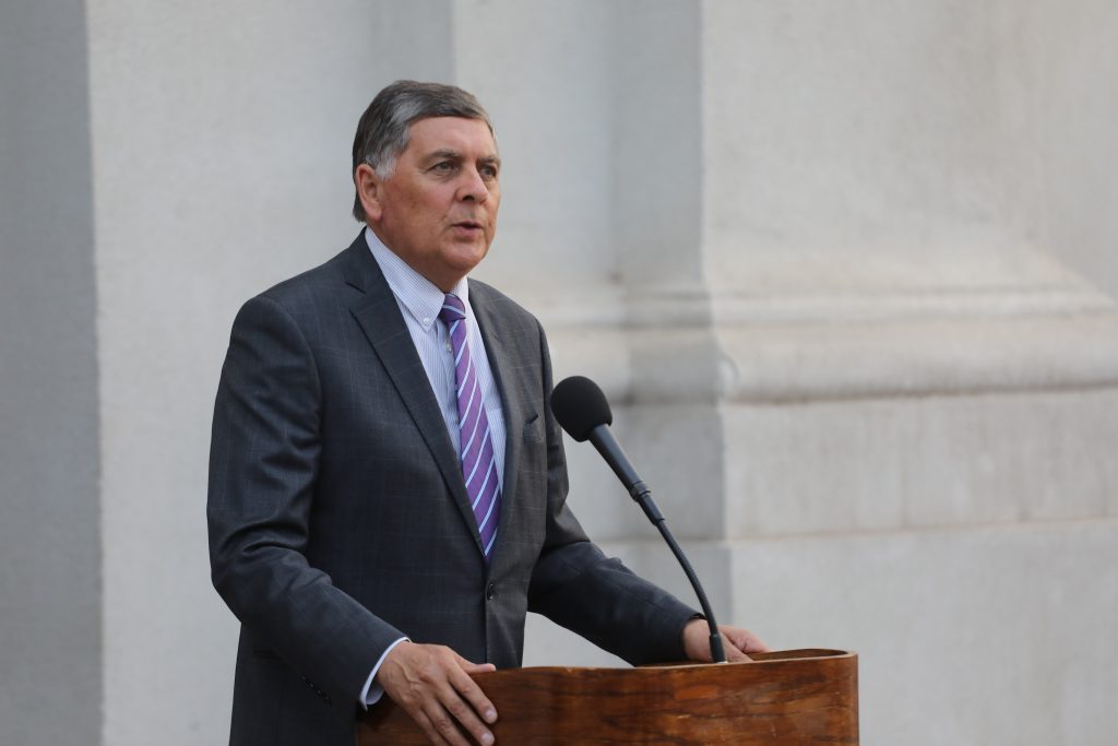 Próximo ministro del Interior niega que Kast conociera advertencias por cable chino