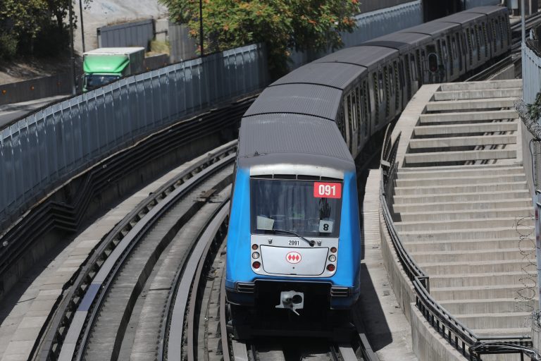 Metro normaliza servicio de Línea 5 tras interrupción parcial