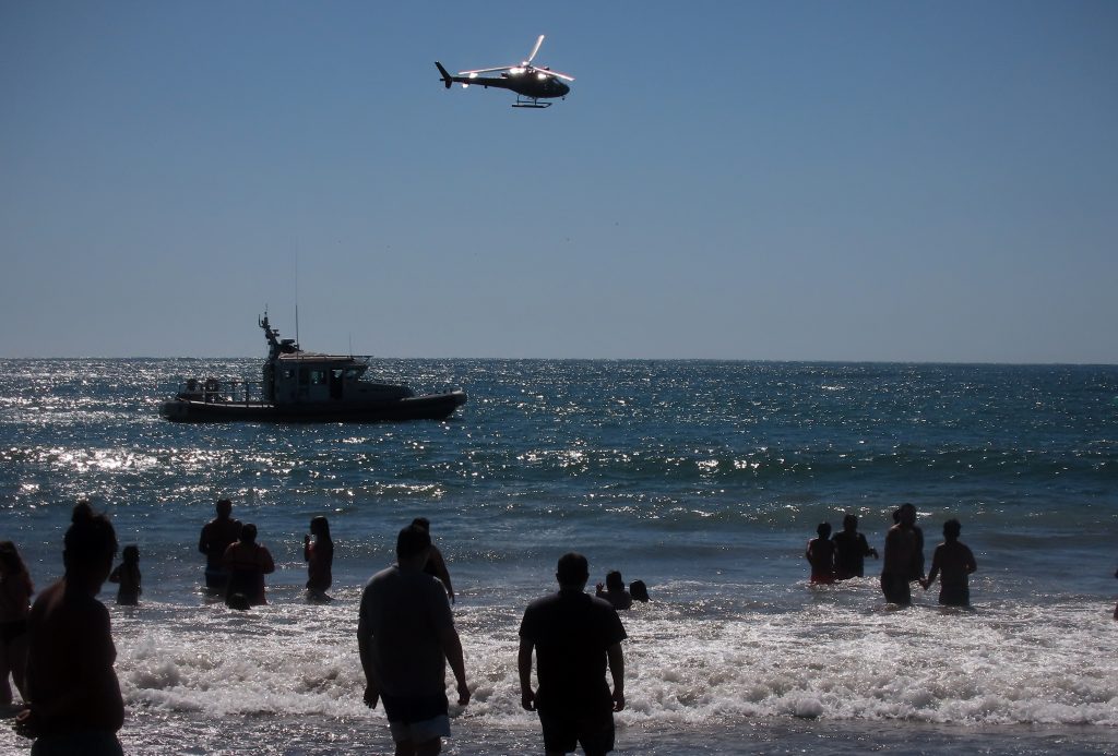 Hallan sin vida a tripulante de embarcación volcada en Coquimbo: continúa búsqueda del último desaparecido