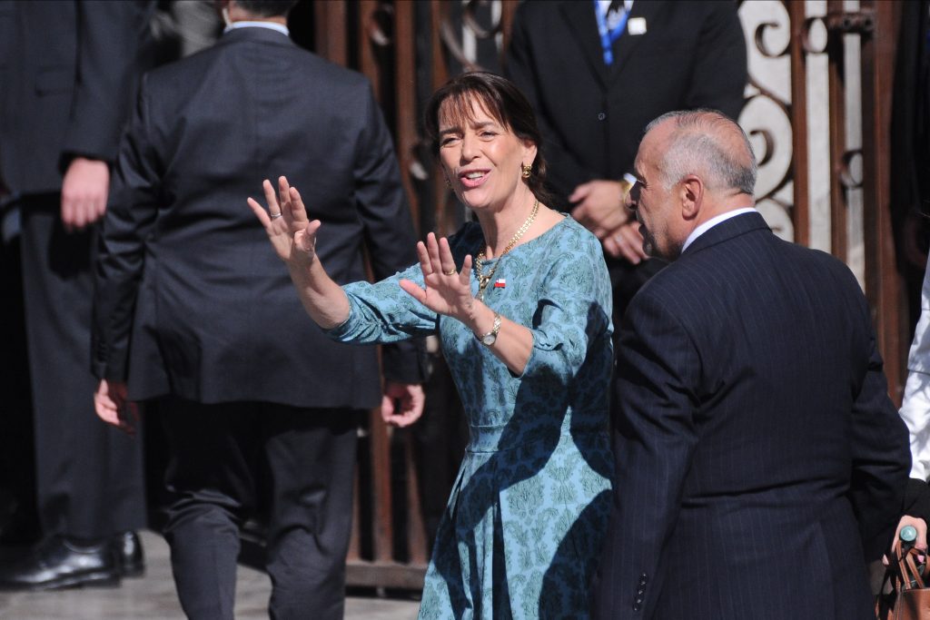 Manouchehri y Cicardini cuestionan manipulación de alimentos de Primera Dama en La Moneda