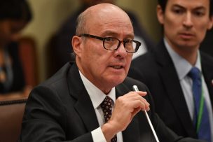 Ministro Quiroz anuncia apoyo a buses escolares en medio de crisis por combustibles