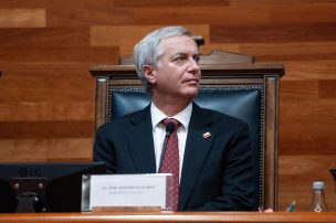 Alza de combustibles golpea a Presidente Kast: aprobación cae y analista advierte complejo escenario