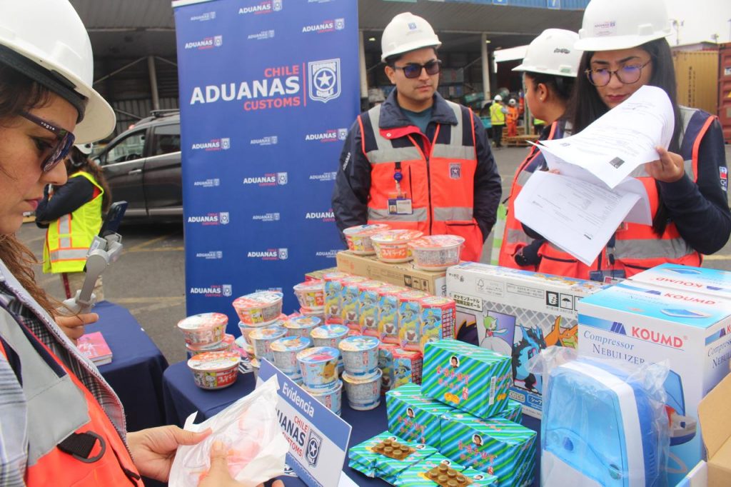 Aduanas incauta más de 1,4 millones de productos ilegales en San Antonio durante Plan Verano Seguro 2026