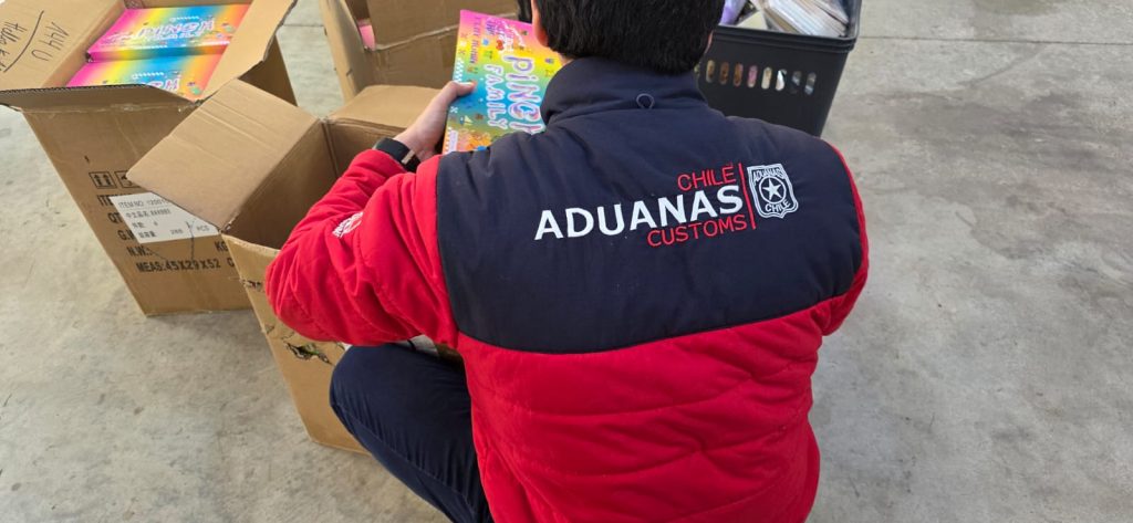 Aduanas incauta más de 4 mil productos falsos en malls chinos del sur