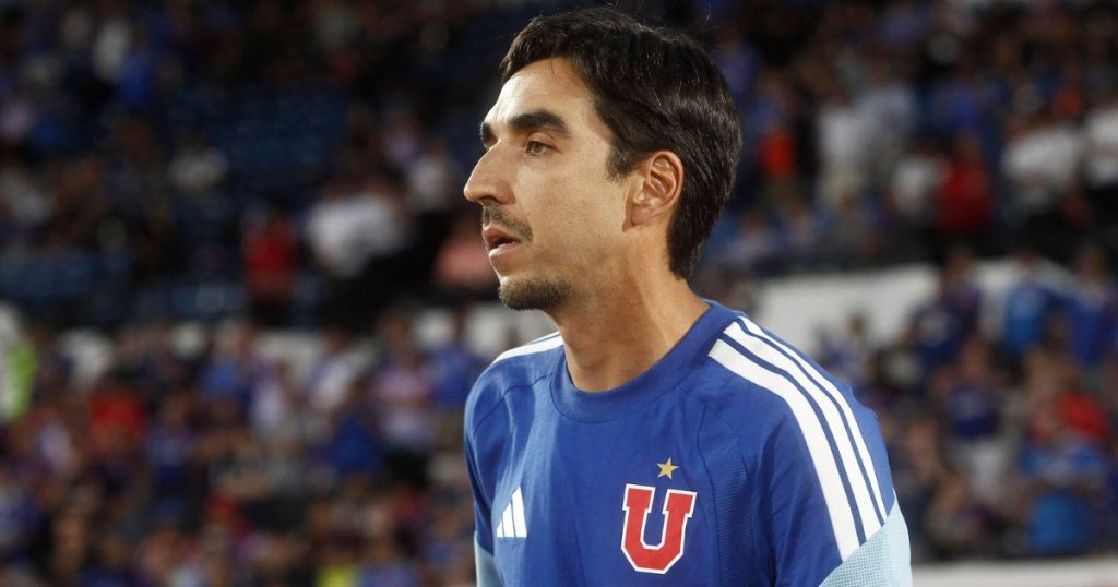 Golpe en la U: Francisco Meneghini deja la banca tras 71 días como entrenador