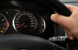 Alza de combustibles cambia hábitos: hogares recortan ocio, delivery y transporte