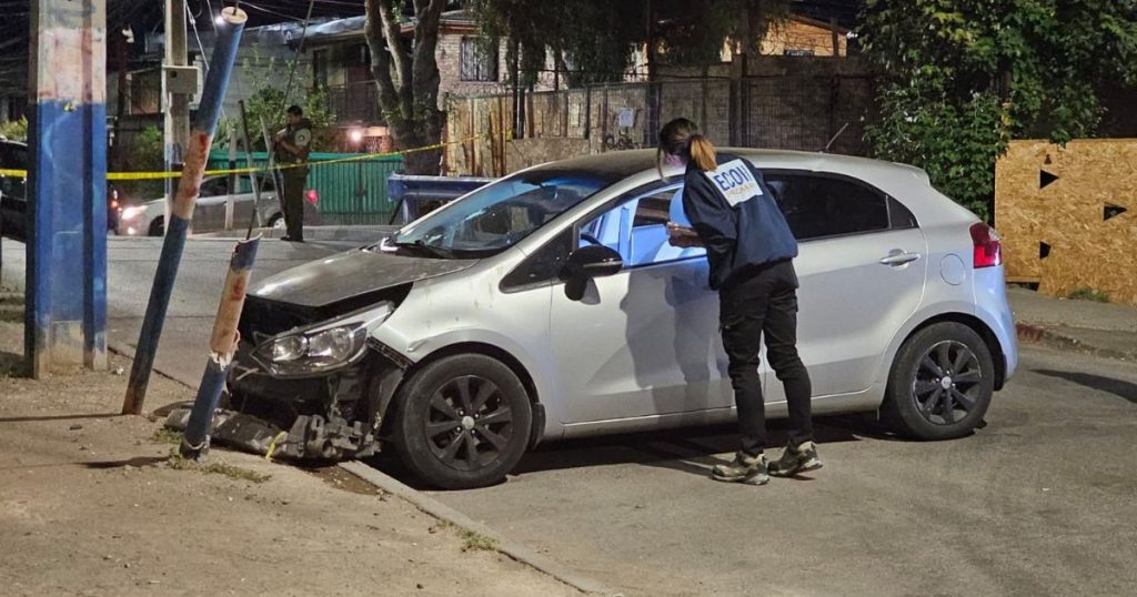 Dos jóvenes en riesgo vital tras ataque a balazos contra vehículo en Maipú