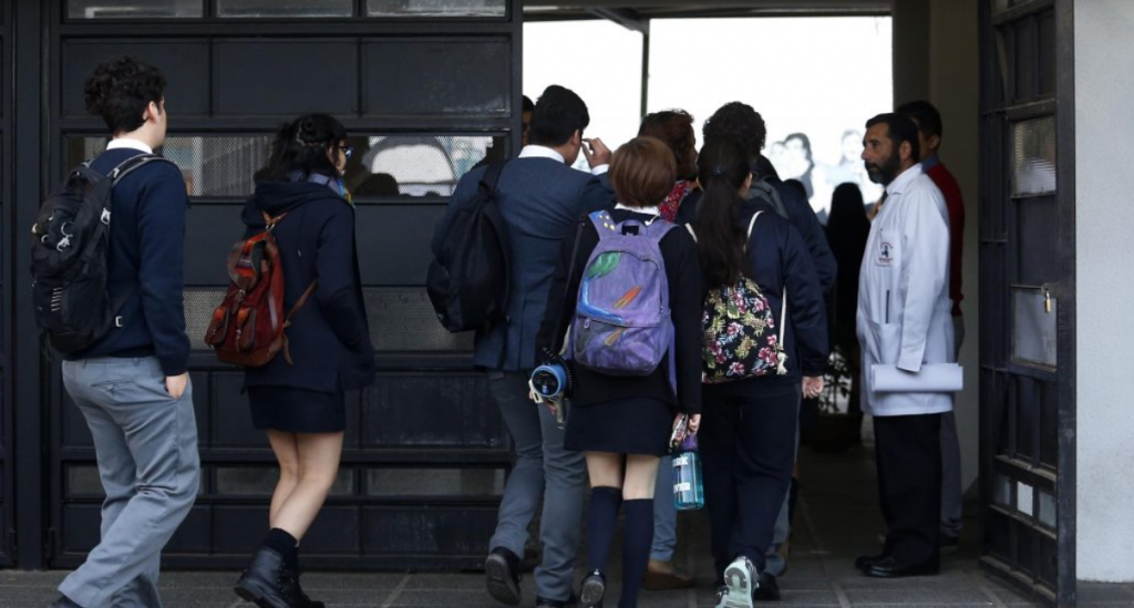 Repudio en Talcahuano: Denuncian amenazas contra estudiante de 16 años con síndrome de Down