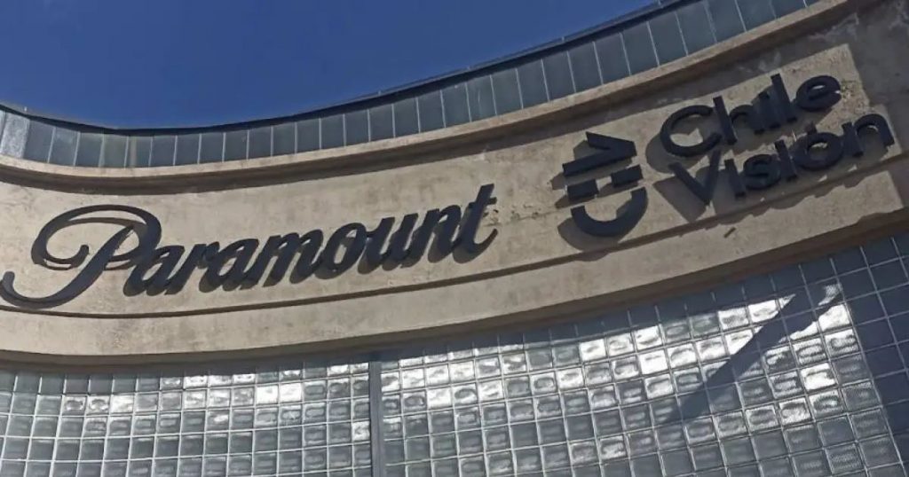 Golpe en CHV: aseguran que destacada periodista firmó por tres proyectos en canal de la competencia