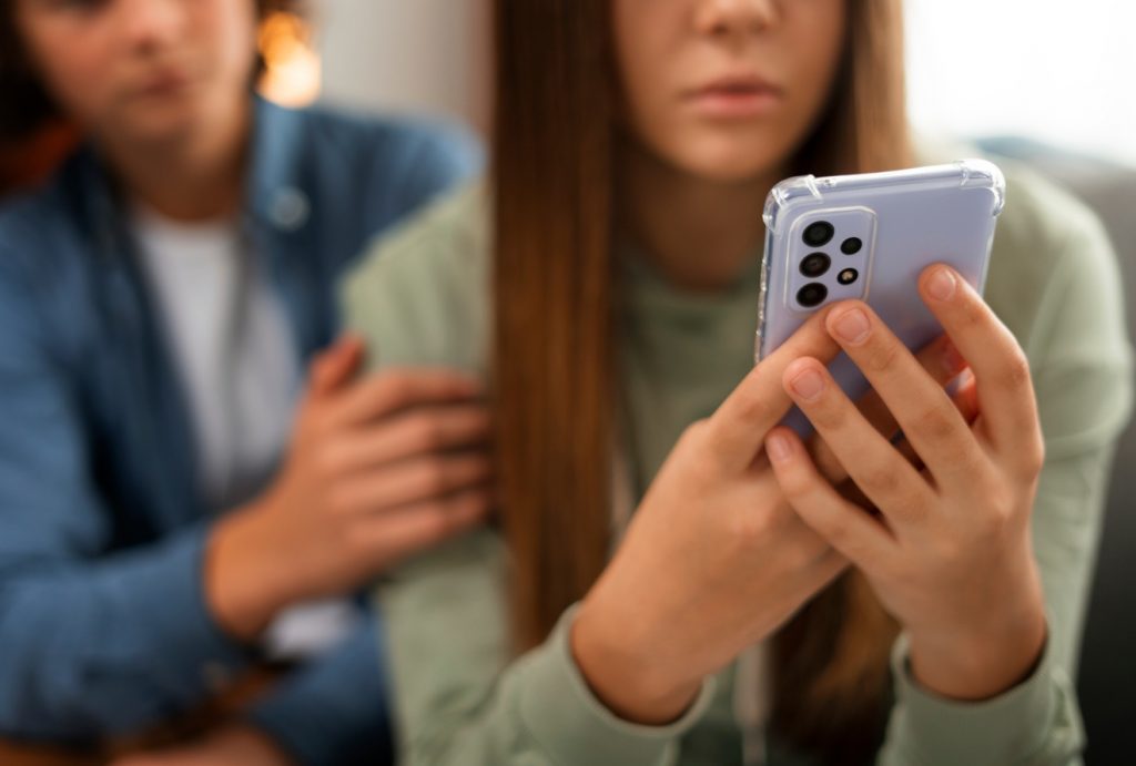 Día Nacional contra el Ciberacoso: señales para detectar si un hijo es víctima