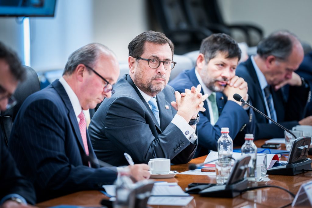 Chile y Perú acuerdan reforzar medidas para frenar migración irregular en la frontera